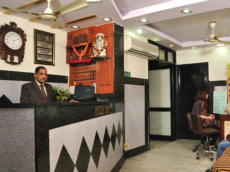 Hotel Star Palace New Delhi Bagian luar foto
