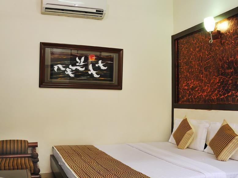 Hotel Star Palace New Delhi Bagian luar foto
