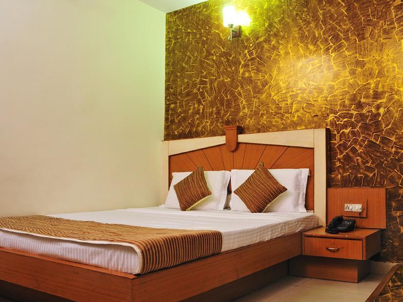 Hotel Star Palace New Delhi Bagian luar foto