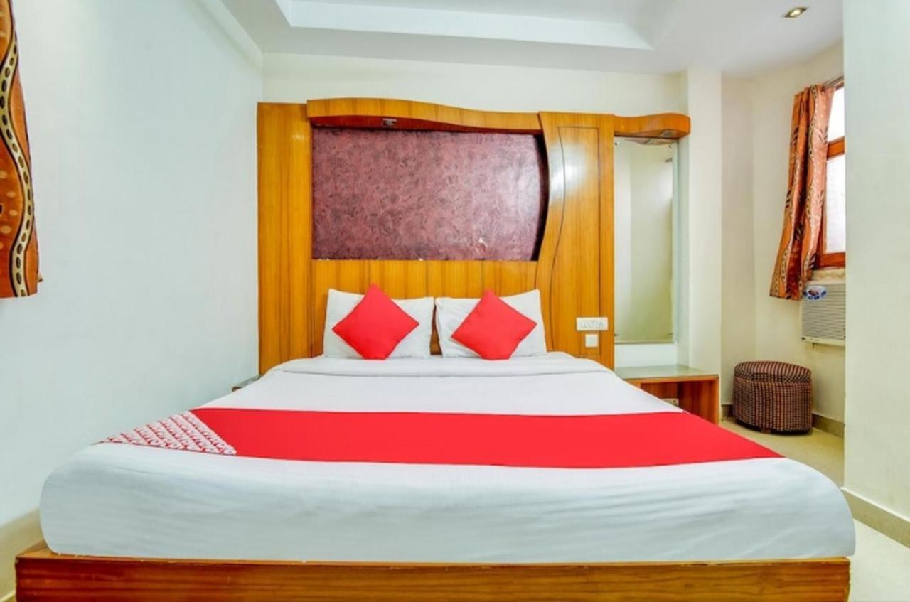 Hotel Star Palace New Delhi Bagian luar foto